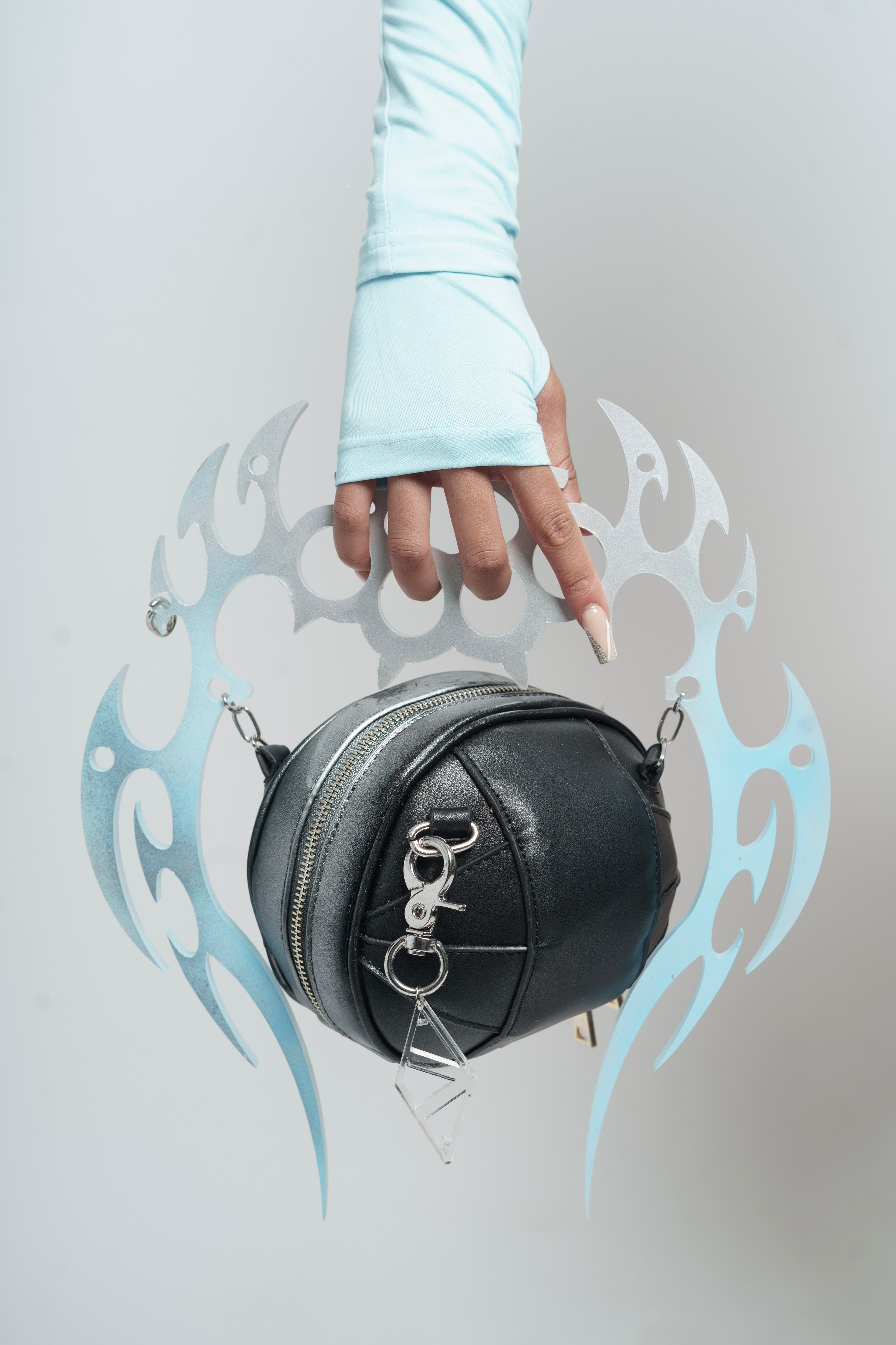 Enix knuckle bag image 1